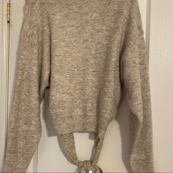 Aritzia sweater - Picture 3 of 4
